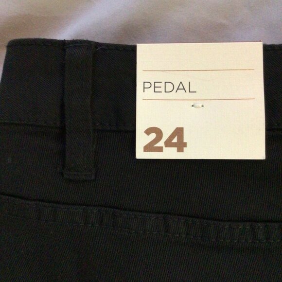 NWT Lane Bryant Jeans Women’s 24 Black Cropped Pedal Pushers Capri Crop Denim - Picture 9 of 10